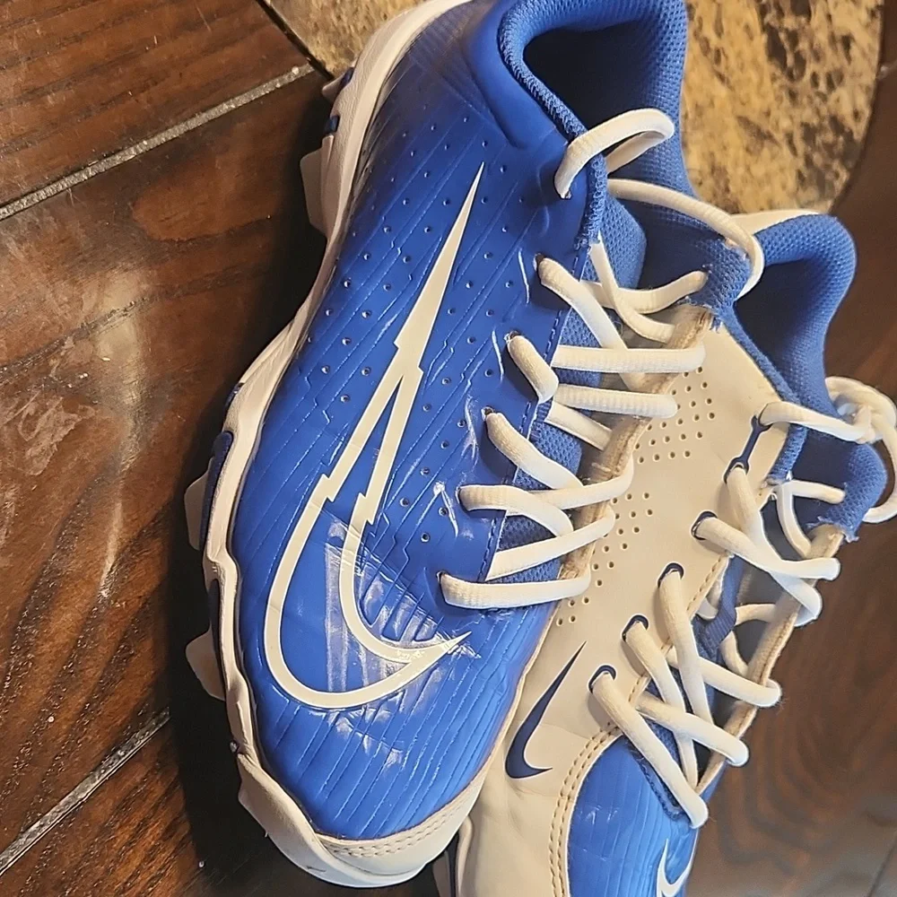 Girls youth baseball shoes - Picture 1 of 7